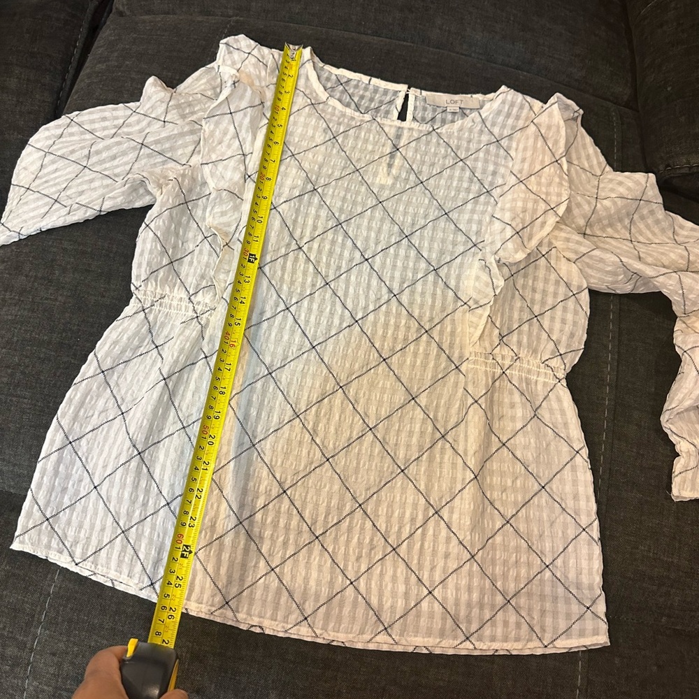 LOFT White Plaid Ruffle Sleeve Blouse Size M in excellent condition - Picture 14 of 16